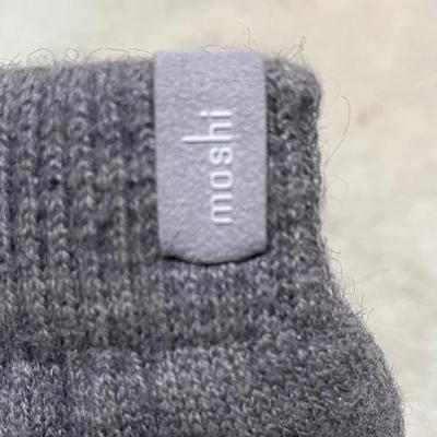 Women’s Ski Clothes and Boots (HC-BC)