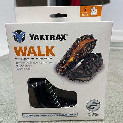 Women’s Ski Clothes and Boots (HC-BC)