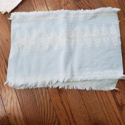 Vintage Linens & Napkins, Placemats & More (D-KD)