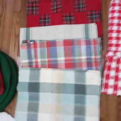 Vintage Linens & Napkins, Placemats & More (D-KD)