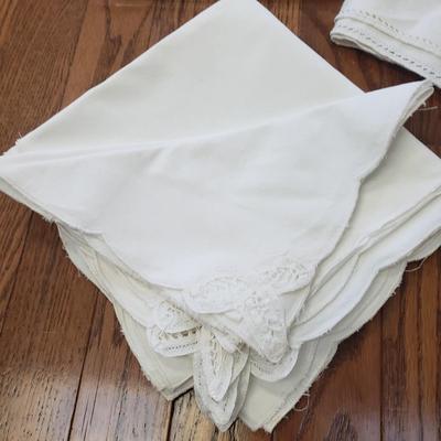 Vintage Linens & Napkins, Placemats & More (D-KD)