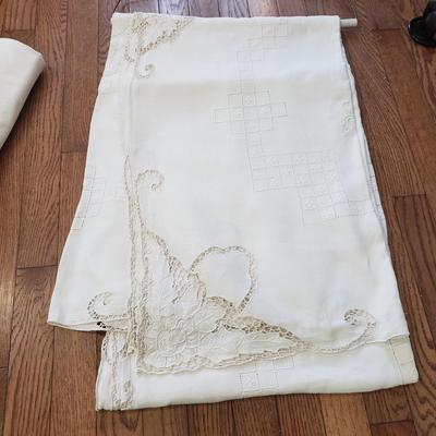 Vintage Linens & Napkins, Placemats & More (D-KD)