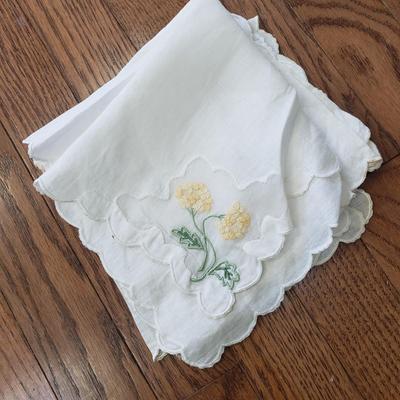 Vintage Linens & Napkins, Placemats & More (D-KD)