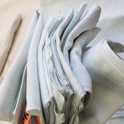 Vintage Linens & Napkins, Placemats & More (D-KD)