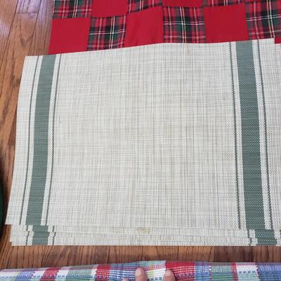 Vintage Linens & Napkins, Placemats & More (D-KD)