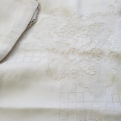 Vintage Linens & Napkins, Placemats & More (D-KD)
