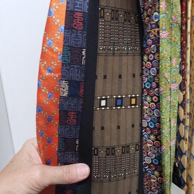 24 Museum Collection Ties and More (HC-KD)