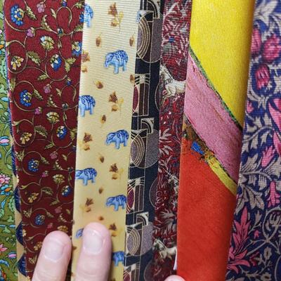 24 Museum Collection Ties and More (HC-KD)