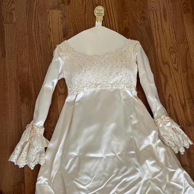 Vintage Satin and Lace Wedding Dress and Veil (HC-BC)