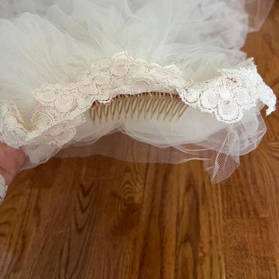 Vintage Satin and Lace Wedding Dress and Veil (HC-BC)