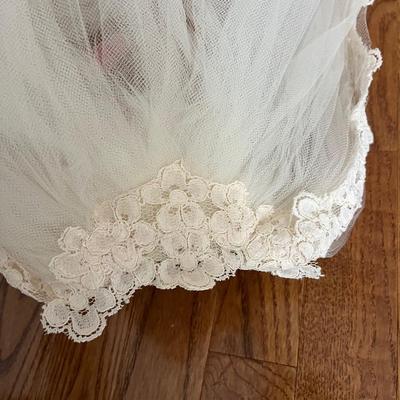 Vintage Satin and Lace Wedding Dress and Veil (HC-BC)