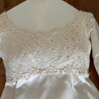 Vintage Satin and Lace Wedding Dress and Veil (HC-BC)