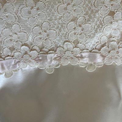 Vintage Satin and Lace Wedding Dress and Veil (HC-BC)