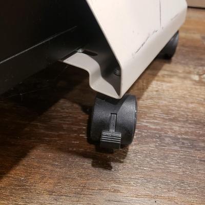 Dell OptiPlex 3020. ViewSonic Monitor, Logitech Keyboard/Mouse, Surge Protector (BLR-KD)