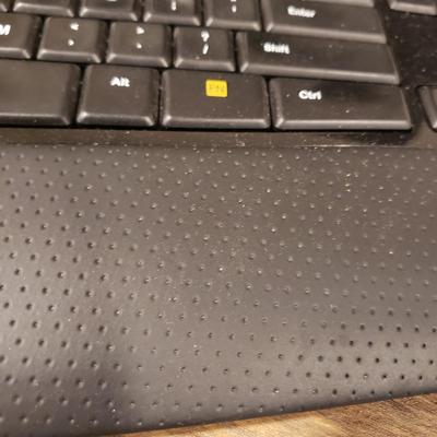 Dell OptiPlex 3020. ViewSonic Monitor, Logitech Keyboard/Mouse, Surge Protector (BLR-KD)