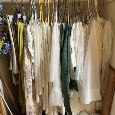 Sale Photo Thumbnail #191: Curtains, vacuum, step stool, towels, spring decor, baskets