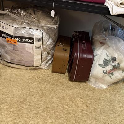 Sale Photo Thumbnail #282: Bed, bath, & kitchen linens, office supplies, vases, milk glass, personal hygiene items, mirror, wall decor, games & more
DOES NOT INCLUDE TABLE, GRAY PLASTIC SHELVING, BROWN PLASTIC SHELVING,