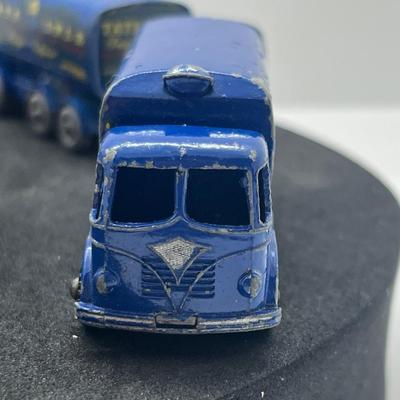 LOT 88: Vintage Lesney Matchbox Vehicles - Snow Trac, Sugar Container, Alvis Stalwart and Ford Heavy Wreck Truck