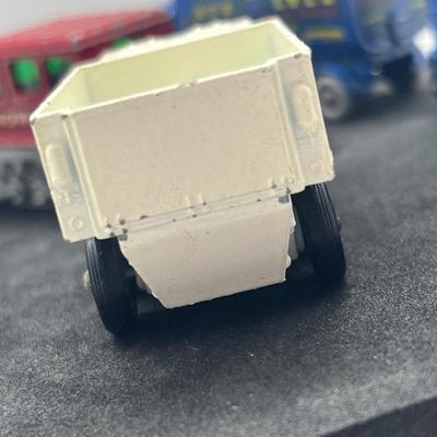 LOT 88: Vintage Lesney Matchbox Vehicles - Snow Trac, Sugar Container, Alvis Stalwart and Ford Heavy Wreck Truck