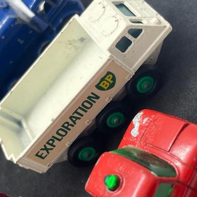 LOT 88: Vintage Lesney Matchbox Vehicles - Snow Trac, Sugar Container, Alvis Stalwart and Ford Heavy Wreck Truck