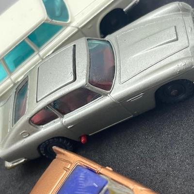 LOT 91: Vintage Husky Toy Vehicles - Sunbeam Alpine, Ford Camper, Guy Warrior Tanker, Ferrari Berlinetta, Ford Thunderbird and More