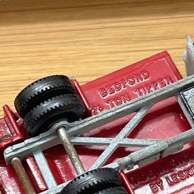 LOT 95: Vintage Lesney Matchbox Vehicles - Refuse Truck, Dumper Truck, Grit Spreading Truck, Tippax Refuse Collector and More