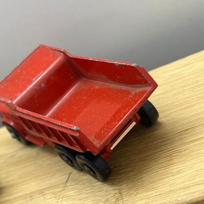 LOT 95: Vintage Lesney Matchbox Vehicles - Refuse Truck, Dumper Truck, Grit Spreading Truck, Tippax Refuse Collector and More