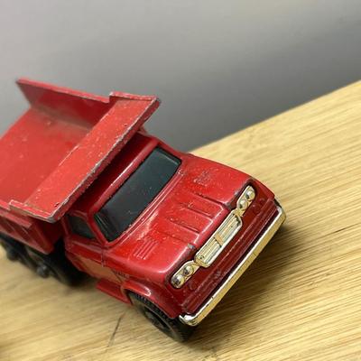 LOT 95: Vintage Lesney Matchbox Vehicles - Refuse Truck, Dumper Truck, Grit Spreading Truck, Tippax Refuse Collector and More