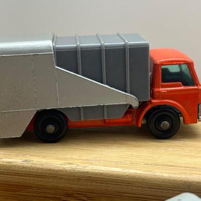 LOT 95: Vintage Lesney Matchbox Vehicles - Refuse Truck, Dumper Truck, Grit Spreading Truck, Tippax Refuse Collector and More