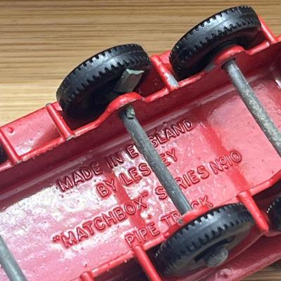 LOT 95: Vintage Lesney Matchbox Vehicles - Refuse Truck, Dumper Truck, Grit Spreading Truck, Tippax Refuse Collector and More