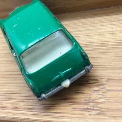 LOT 96: Vintage Lesney Matchbox Vehicles - Studebaker Lark Wagonaire, Fiat 1500, Cadillac Sixty Special and More