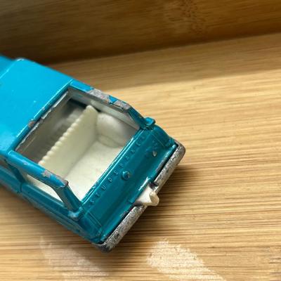 LOT 96: Vintage Lesney Matchbox Vehicles - Studebaker Lark Wagonaire, Fiat 1500, Cadillac Sixty Special and More