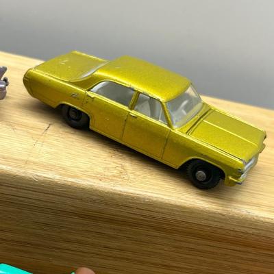 LOT 96: Vintage Lesney Matchbox Vehicles - Studebaker Lark Wagonaire, Fiat 1500, Cadillac Sixty Special and More