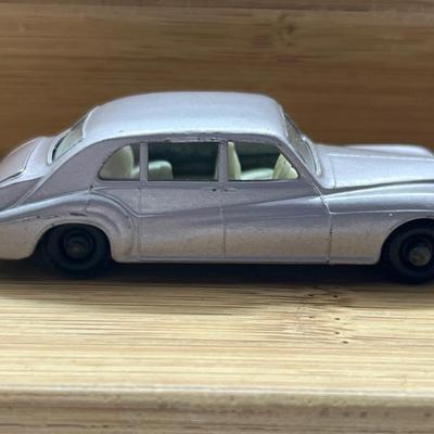 LOT 97: Vintage Lesney Matchbox Cars - Lamborghini Miura, Rolls Royce Silver Shadow, Ferrari Berlinetta, Iso Grifo, Rolls Royce Phantom...