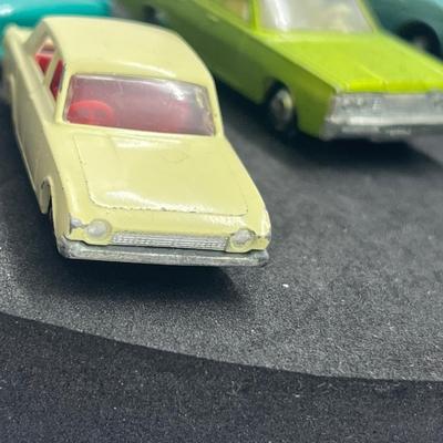 LOT 99: Vintage Lesney Matchbox Cars - Mercury, Two Ford Zodiac MK IV, Ford Zephyr, Ford Corsair