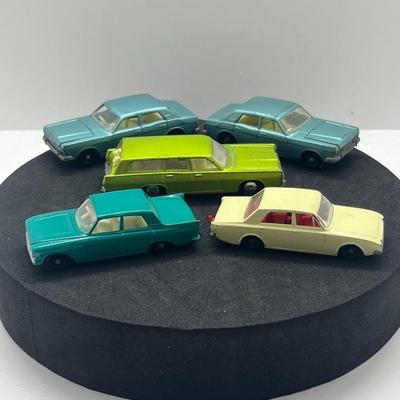 LOT 99: Vintage Lesney Matchbox Cars - Mercury, Two Ford Zodiac MK IV, Ford Zephyr, Ford Corsair