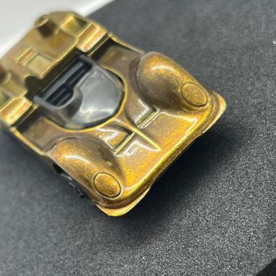 LOT 101: Vintage Redline Hot Wheels Chaparral 2G 1988 Mattel