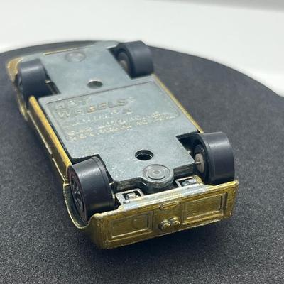 LOT 101: Vintage Redline Hot Wheels Chaparral 2G 1988 Mattel