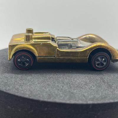 LOT 101: Vintage Redline Hot Wheels Chaparral 2G 1988 Mattel