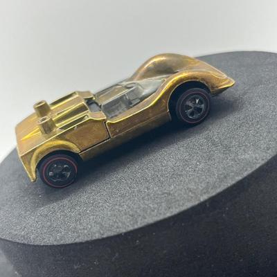 LOT 101: Vintage Redline Hot Wheels Chaparral 2G 1988 Mattel