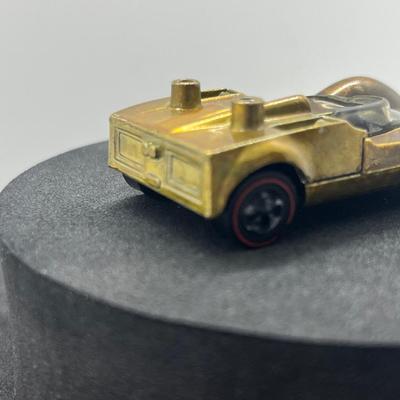 LOT 101: Vintage Redline Hot Wheels Chaparral 2G 1988 Mattel