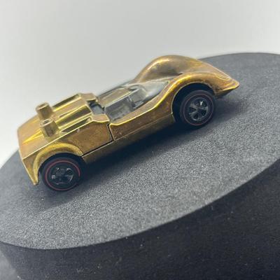 LOT 101: Vintage Redline Hot Wheels Chaparral 2G 1988 Mattel