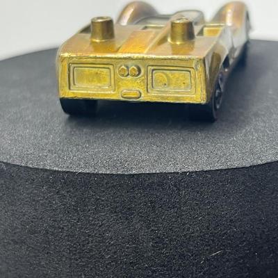 LOT 101: Vintage Redline Hot Wheels Chaparral 2G 1988 Mattel