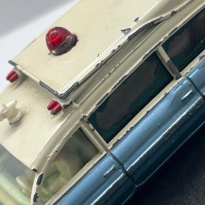 LOT 103: Vintage Dinky Toys Vehicles - Rolls Royce Phantom V and Superior Criterion