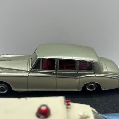LOT 103: Vintage Dinky Toys Vehicles - Rolls Royce Phantom V and Superior Criterion