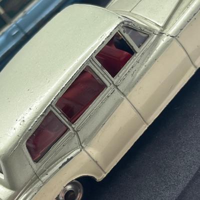 LOT 103: Vintage Dinky Toys Vehicles - Rolls Royce Phantom V and Superior Criterion