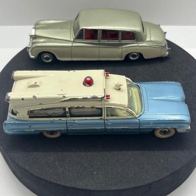 LOT 103: Vintage Dinky Toys Vehicles - Rolls Royce Phantom V and Superior Criterion