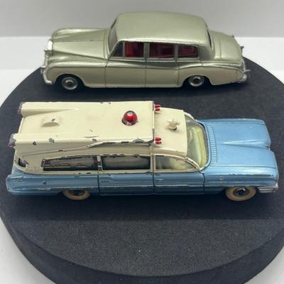 LOT 103: Vintage Dinky Toys Vehicles - Rolls Royce Phantom V and Superior Criterion