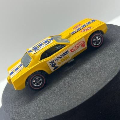 LOT 105: Vintage Redline Hot Wheels 1969 Yellow Enamel Snake USA Don Prudhomme Funny Car