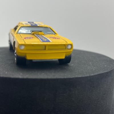 LOT 105: Vintage Redline Hot Wheels 1969 Yellow Enamel Snake USA Don Prudhomme Funny Car